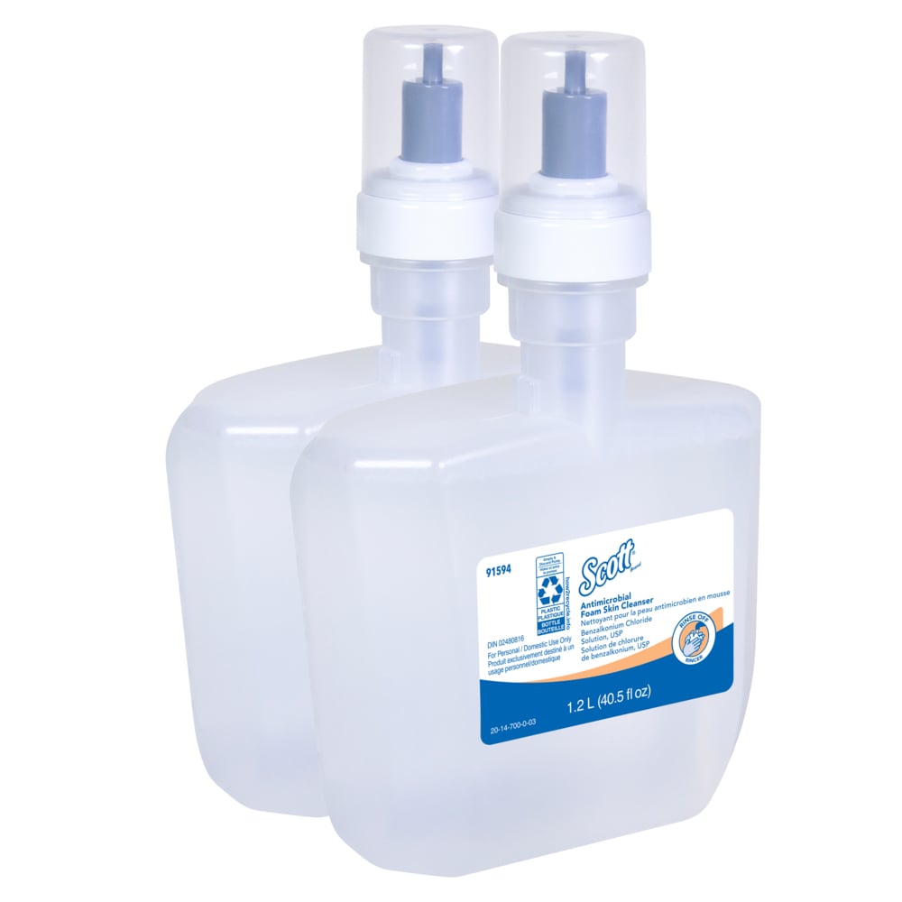 Nettoyant pour la peau en mousse antimicrobienne Scott® (91594), recharges de savon pour les mains pour distributrices automatiques de 1,2 L, transparent, sans parfum ajouté, chlorure de benzalkonium à 0,1 % (2 bouteilles/caisse) - 91594